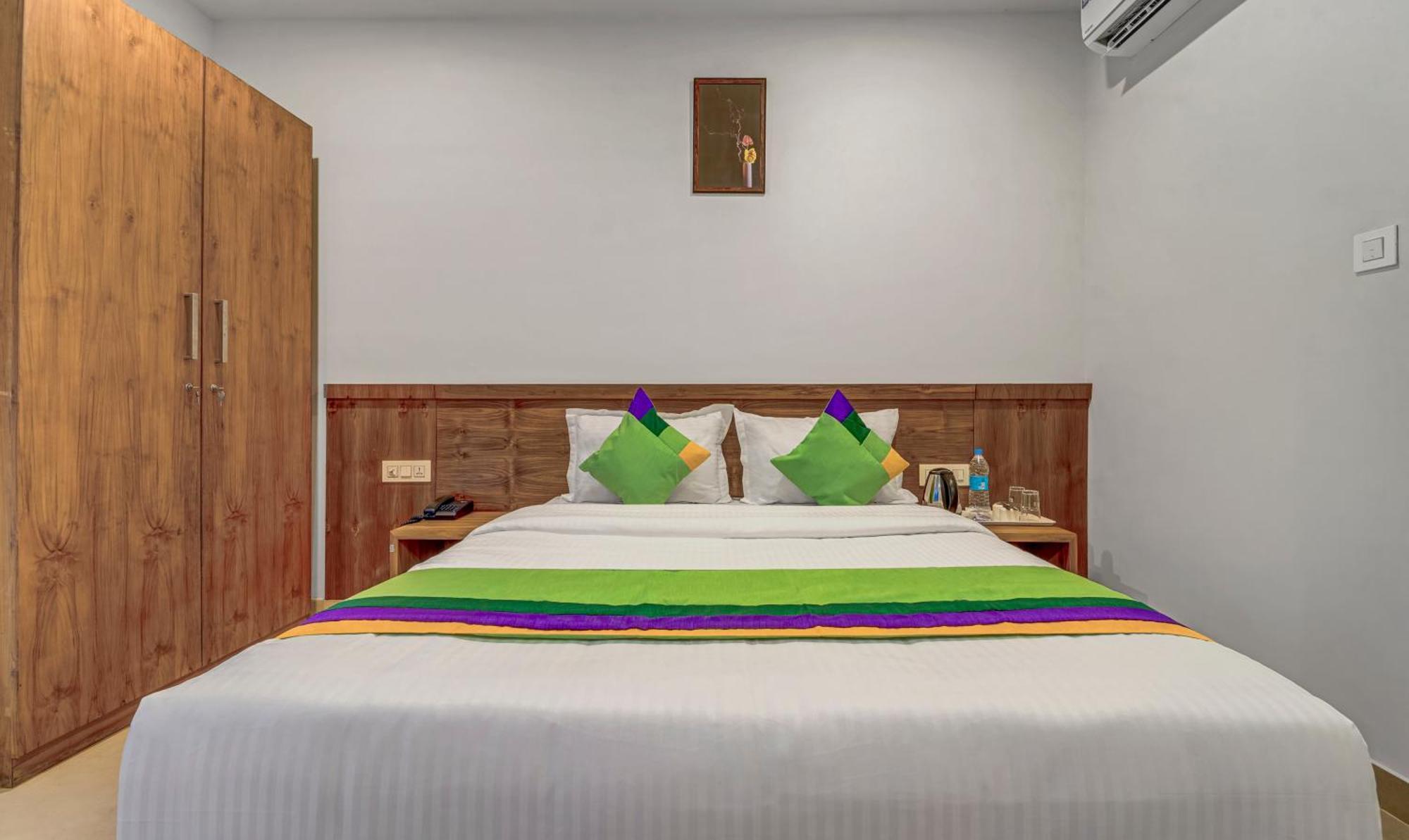 Treebo Regalia Civil Station Hotel